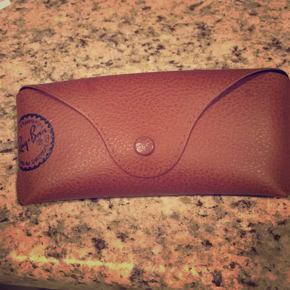 Tortoise Shell Raybans Just In Time For Summer! - image 3